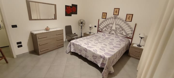 ორი საძინებლით (დეტალი)
