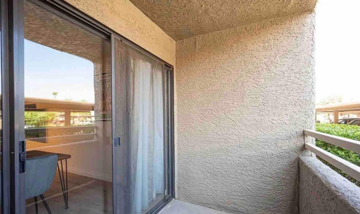 Modern LV Oasis