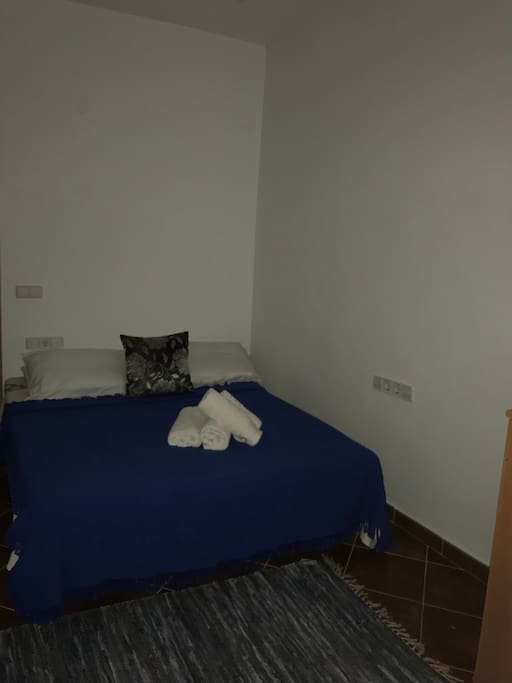 Como podéis observar la cama es doble donde podrán dormir 2 personas perfectamente!
