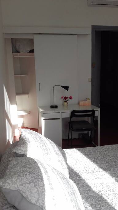 Le dressing de la chambre