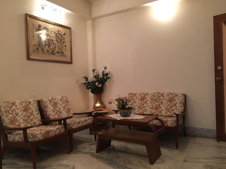 Lucky 6| Quaint 2 Bedroom Apartment - Kolkata