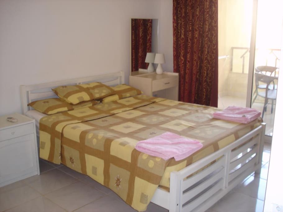 Large 1 bedroom 65m2 – Modern and fully equipped – Great location