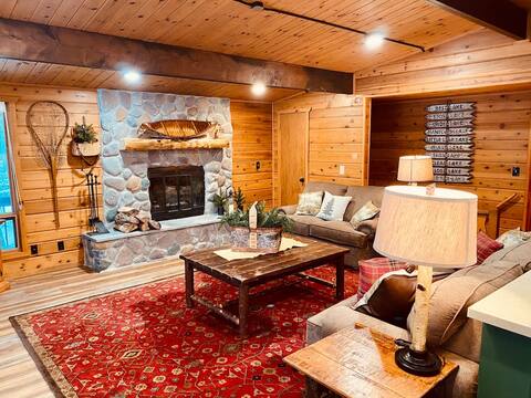 Fabulous stay in fun Manitowish getaway (+Pontoon)