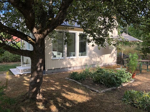 Successful Airbnb property: Borgholm, 500m to beach and city centre. in Borgholm