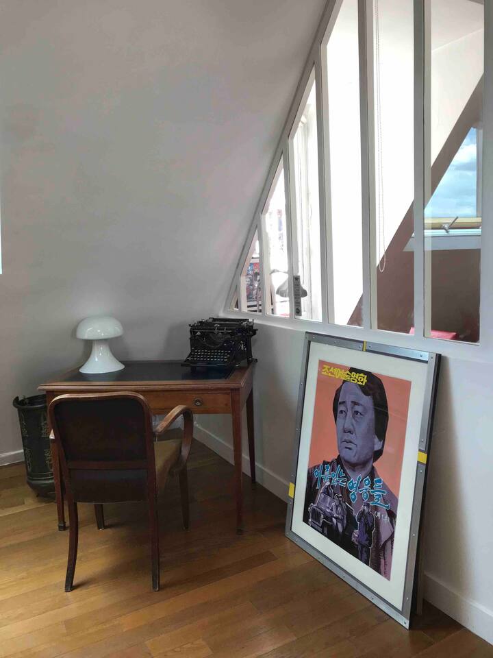 An artist's apartment in the heart of Paris.