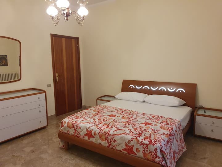 Dhomë gjumi 1