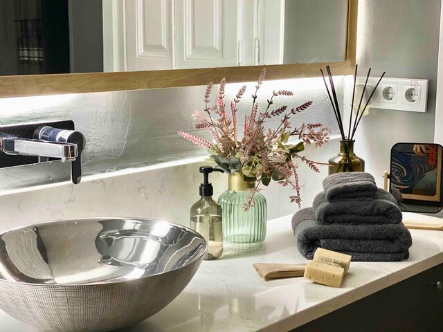 Barcelona Modernist Historic House gallery image 3