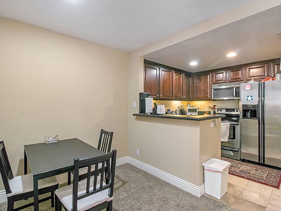 Dining & Kitchen
