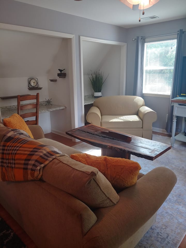 Charming Carriage House With 2 Private Baths. - Louisville, KY