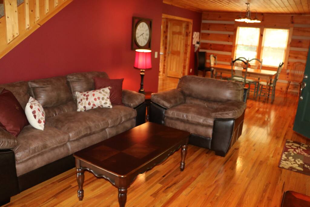 Rustic furnishings to relax and enjoy your vacation