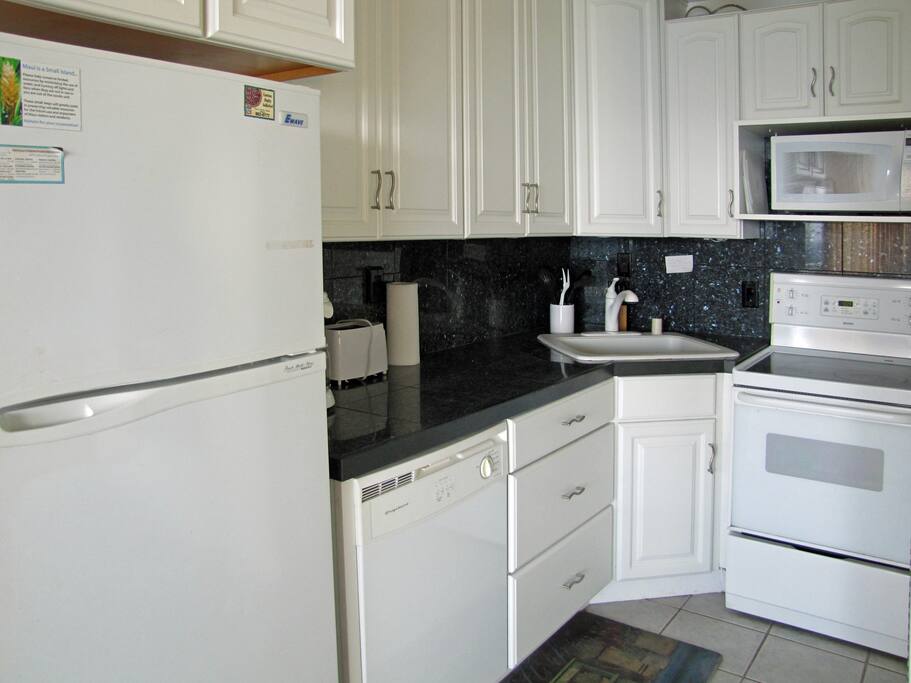 Full kitchen