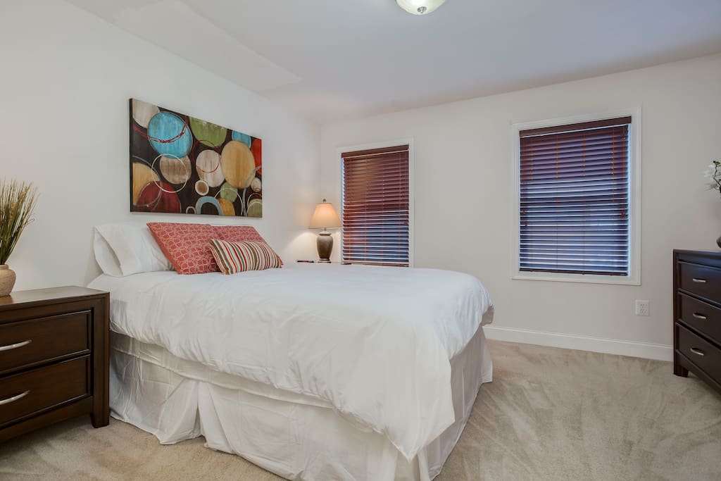 Master Bedroom with Queen Bed