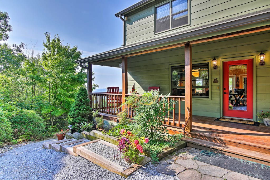 The furnished patio is a dream come true!