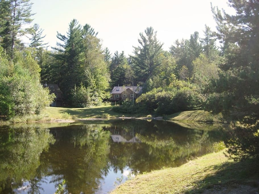 Private pond-side location is quiet, peaceful & idyllic