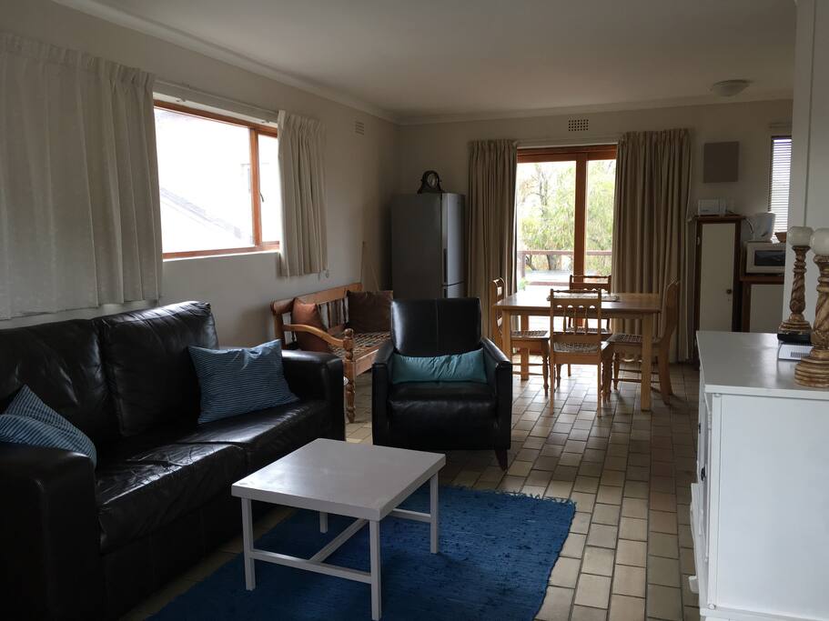 Open plan living area & kitchen