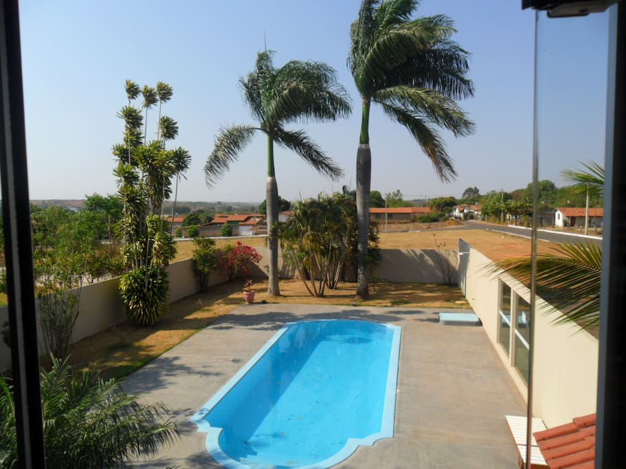 Área com piscina