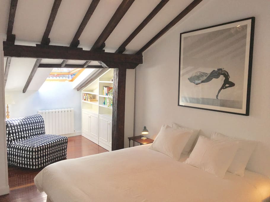 HABITACIÓN PRINCIPAL CON BAÑO PRIVADO