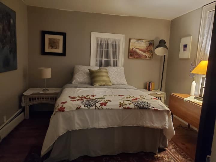 Ქვედა საძინებელი #2 - საწოლი 152 × 203 სმ