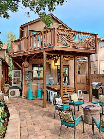 The Good Vibes House – Private shower per bedroom!