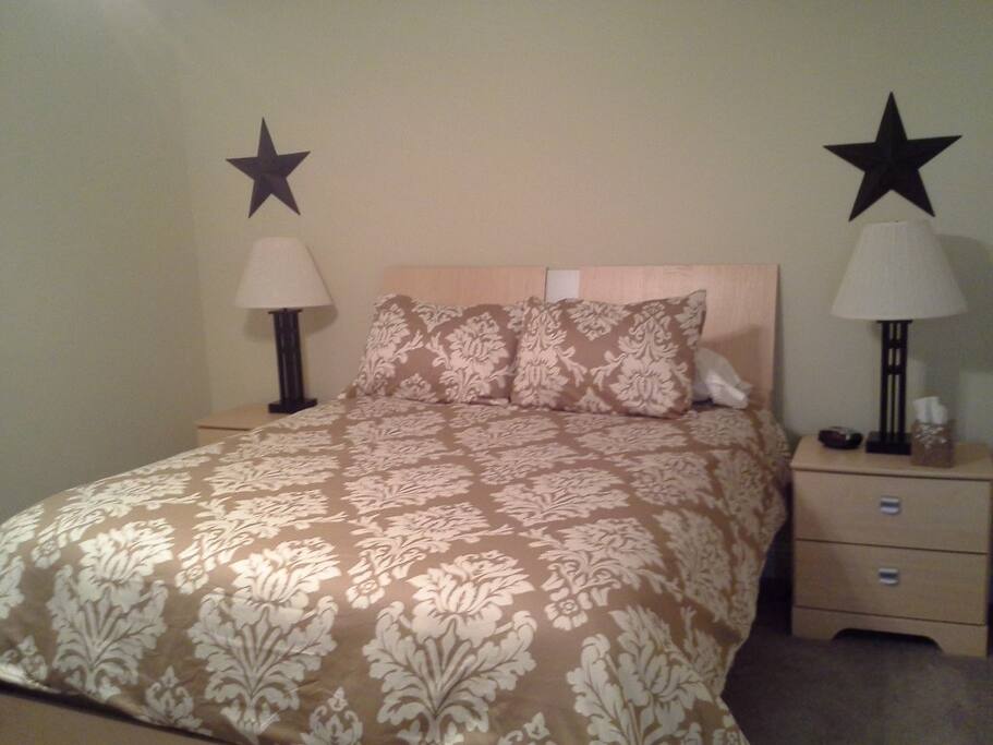 Queen size bed in the 1 BR.