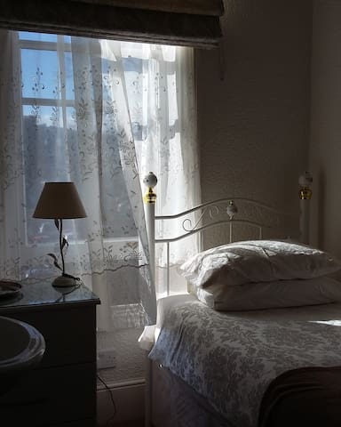 Bed & Breakfast 4* Cosy Single, Ext Private B/Room