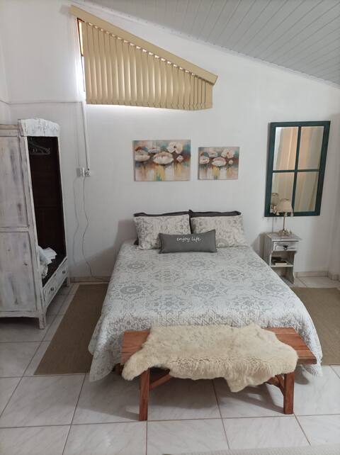 La Divisa White Room