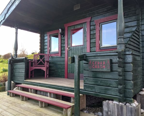 Cedar Cabin Bed & Breakfast, Brownieside