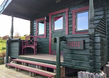 Cedar Cabin Bed & Breakfast, Brownieside