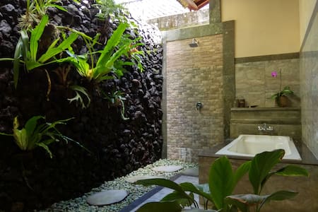 Romantic hideaway for two