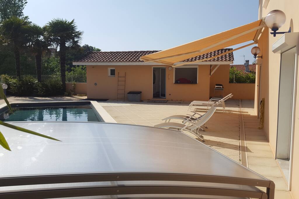 Piscine sécurisée avec abri /pool house