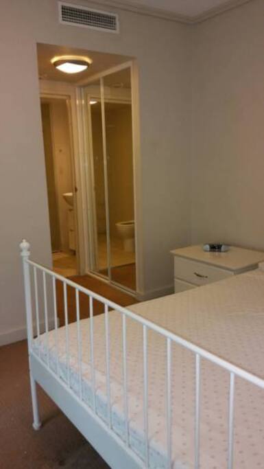 Master bedroom in heart of Brisbane CBD