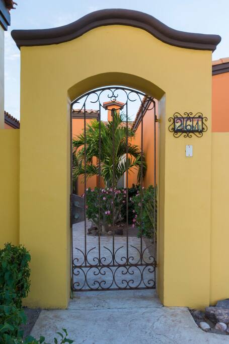 Front entrance to Courtyard