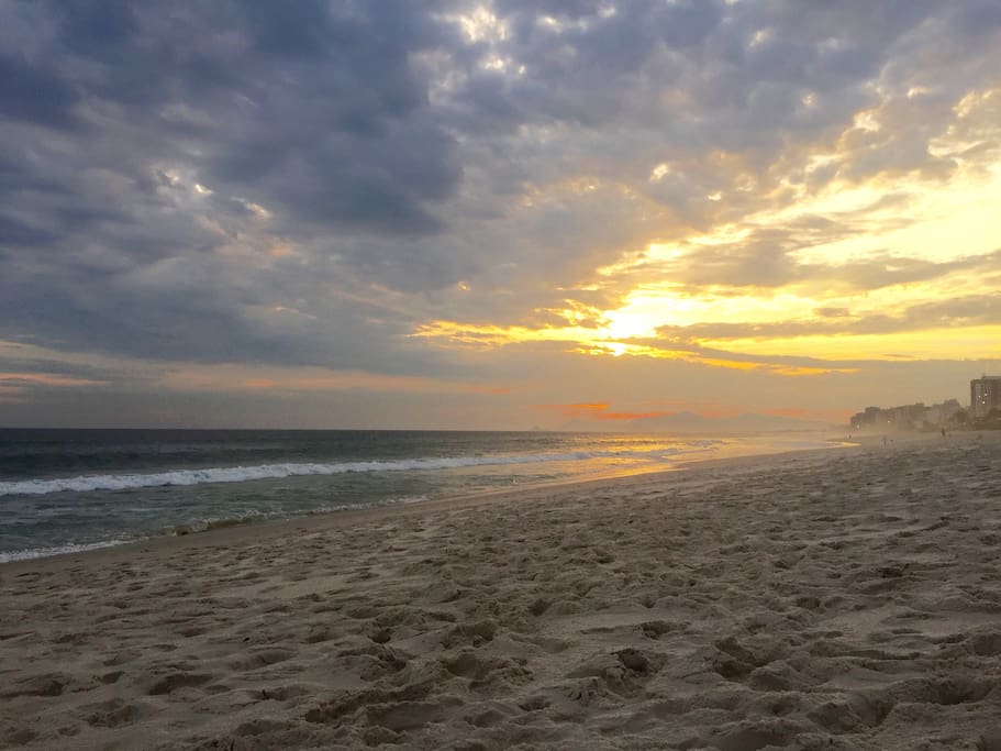 Beach front Condo at Barra da Tijuca Beach Posto 5 da Praia