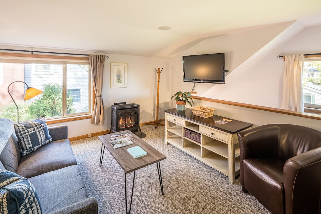 Relax by the gas fire easily any time of year. After a day exploring the nearby hiking and waterfront trails, chill out to a movie using the Firestick to log into your your Hulu, Netflix or Amazon account.