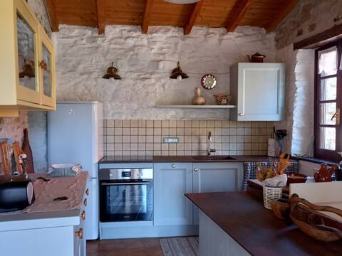 Charming stone house minutes away from the sea