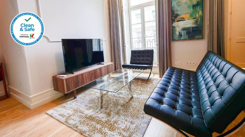 Augusta 231-4D-City Center Apt- Balcony & Elevator