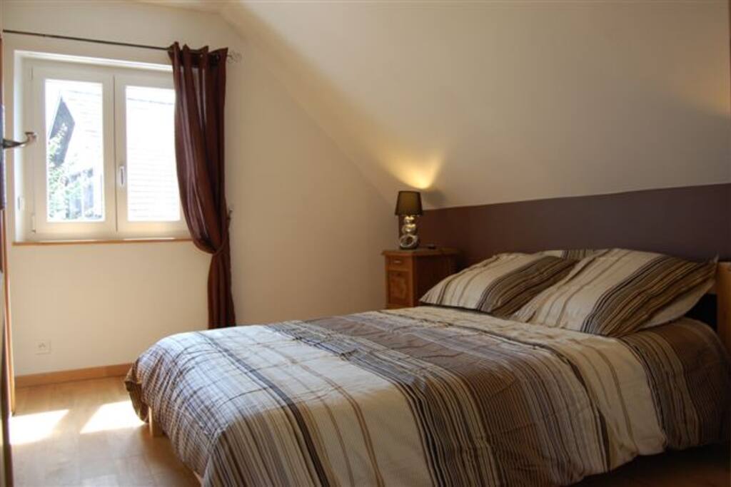 chambre à coucher lit de 1m40