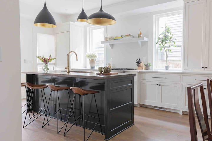 Luxury close to Children’s Hospital