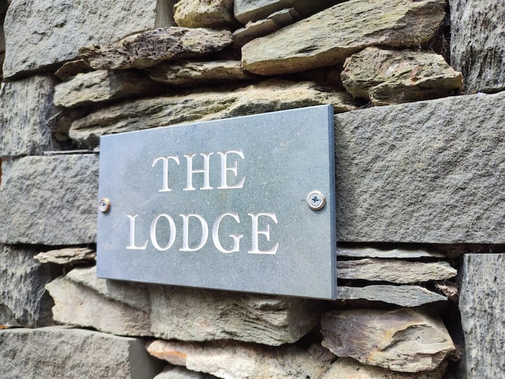 The Lodge, walking distance to lake and village