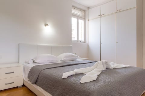 Top Airbnb: Bon-Bon Apartment, center Budva in Budva