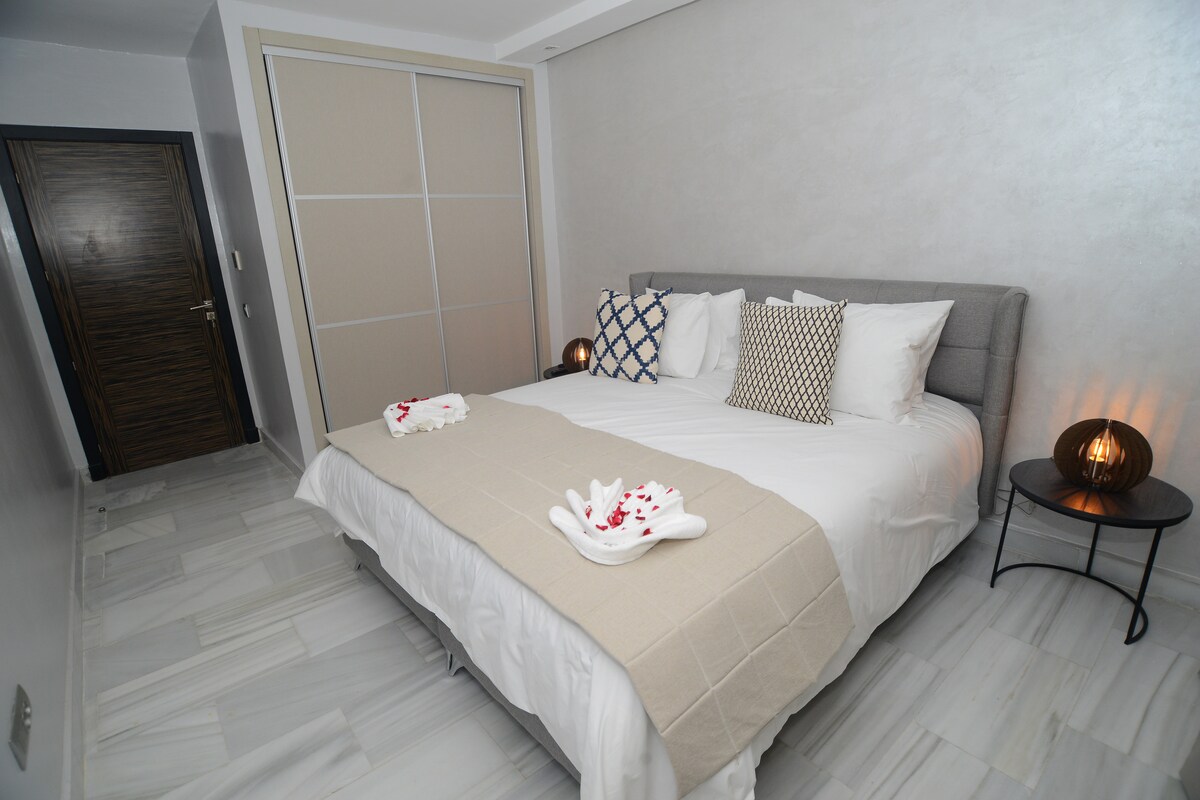 Serviced apartment in Casablanca  1 bedroom  1 bed  1 bath - image 5