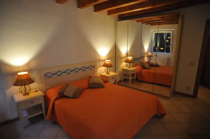 Главната спална соба.