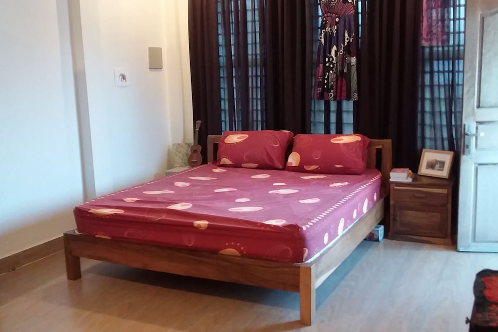 comfy king sized bed perfect for 2