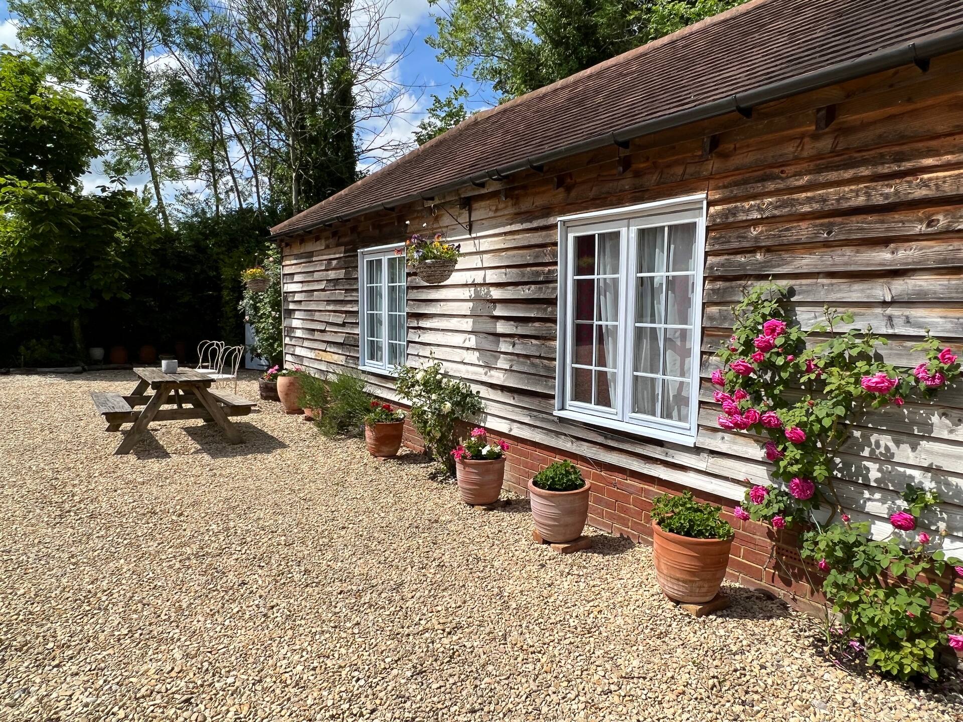 Enchanting, Stylish Country Garden Cottage