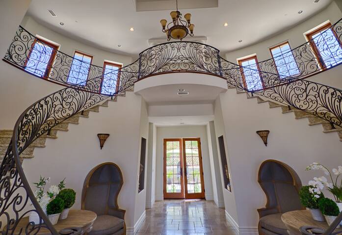 MALIBU PRESIDENTIAL gallery image 2