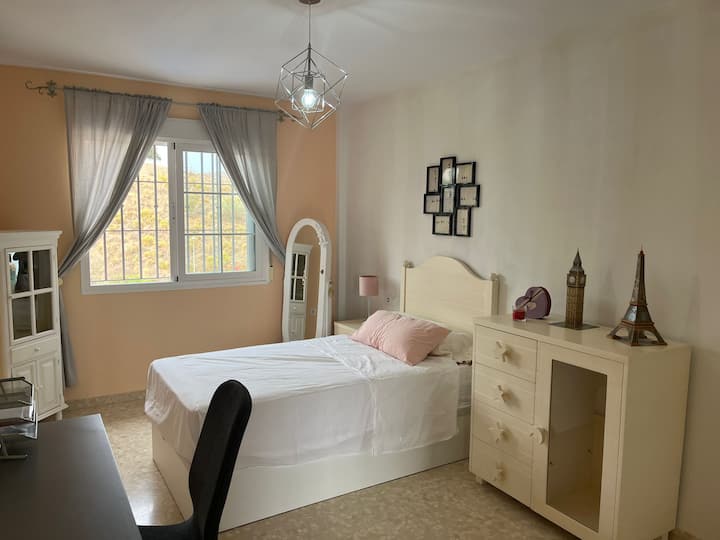 2. spavaća soba (na katu)