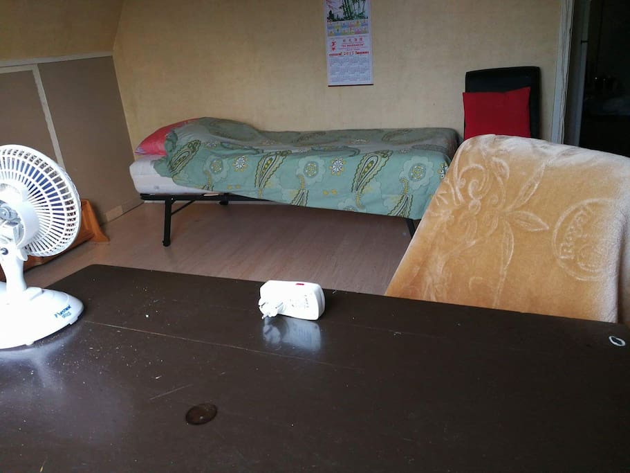 Schone kamer vers beddengoed