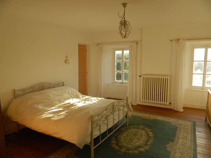 dormitorio en la casa principal