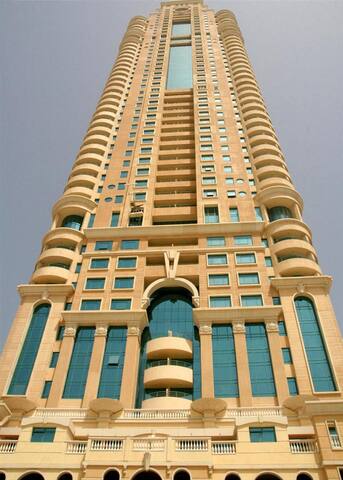 Relaxing Room For Rent in Dubai Marina For a Girl.