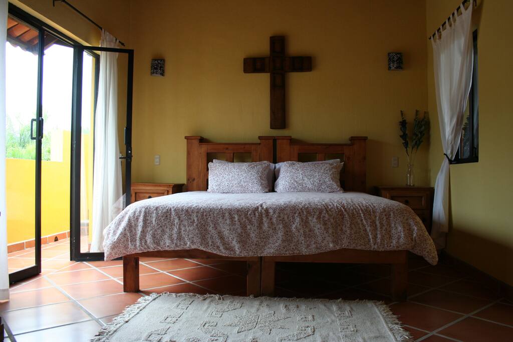 Beautiful private bedroom, with king size bed or two singles.